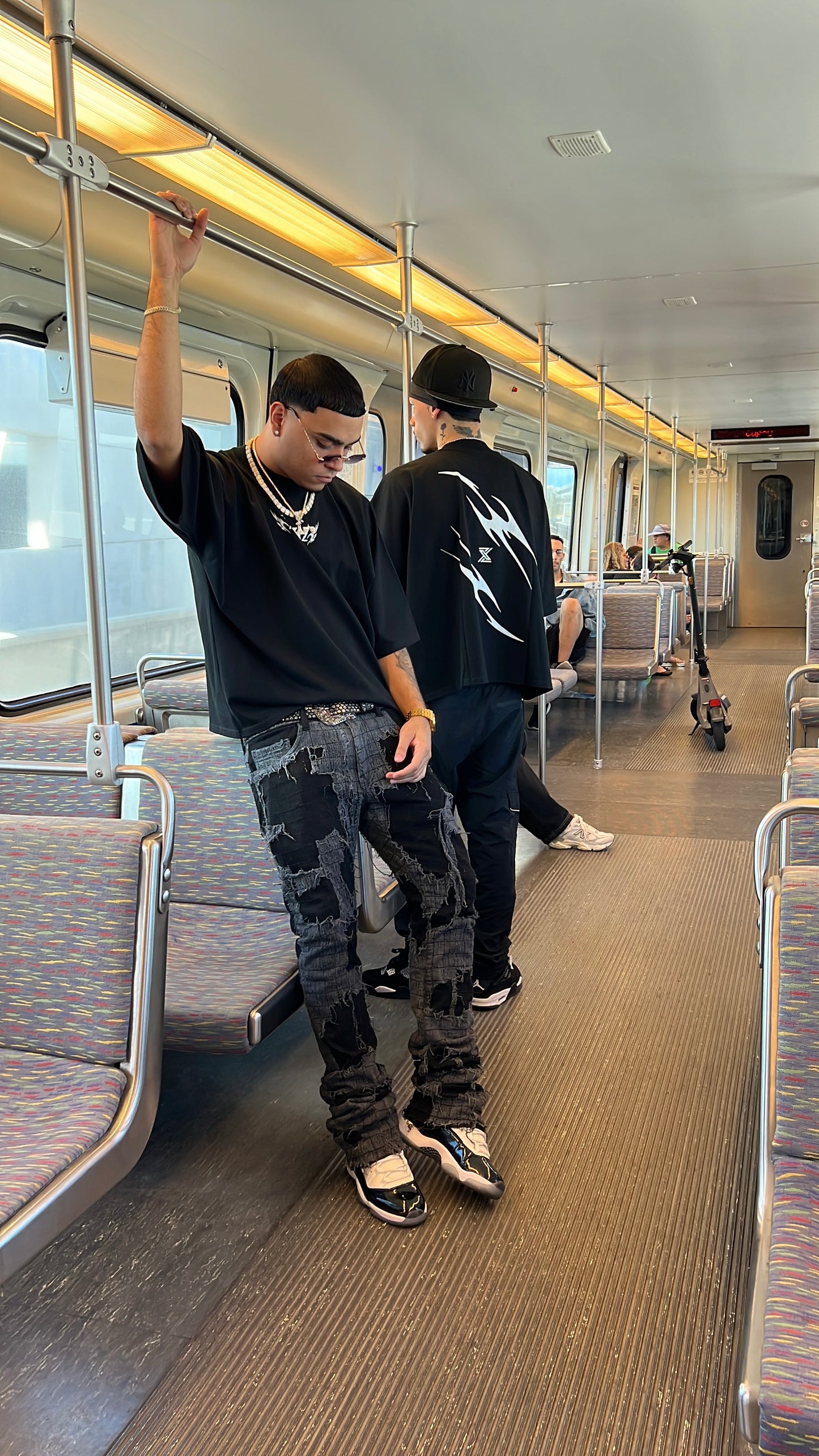 OVERSIZE C0RRUT3D 父 TEE - X0TIKZ