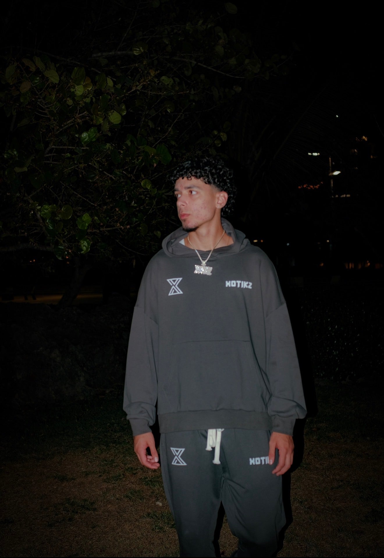 Boxy Oversized Hoodie - X0TIKZ